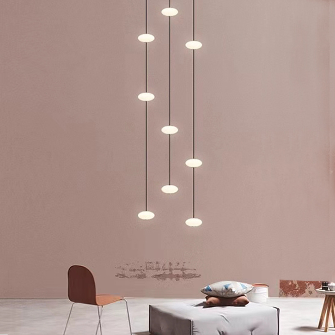 Đèn chùm cầu thang có thể kết hợp với nhiều phong xách decor khác nhau
