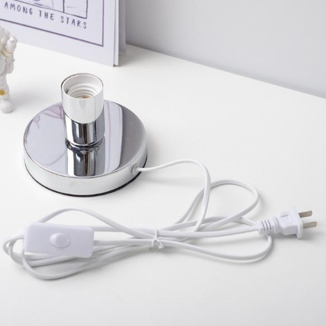 Đèn Bàn Kim Loại Mạ Chrome Vàng