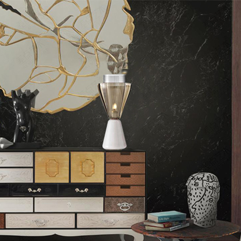 Đèn bàn thủy tinh hình ngọn đuốc decor không gian phòng khách