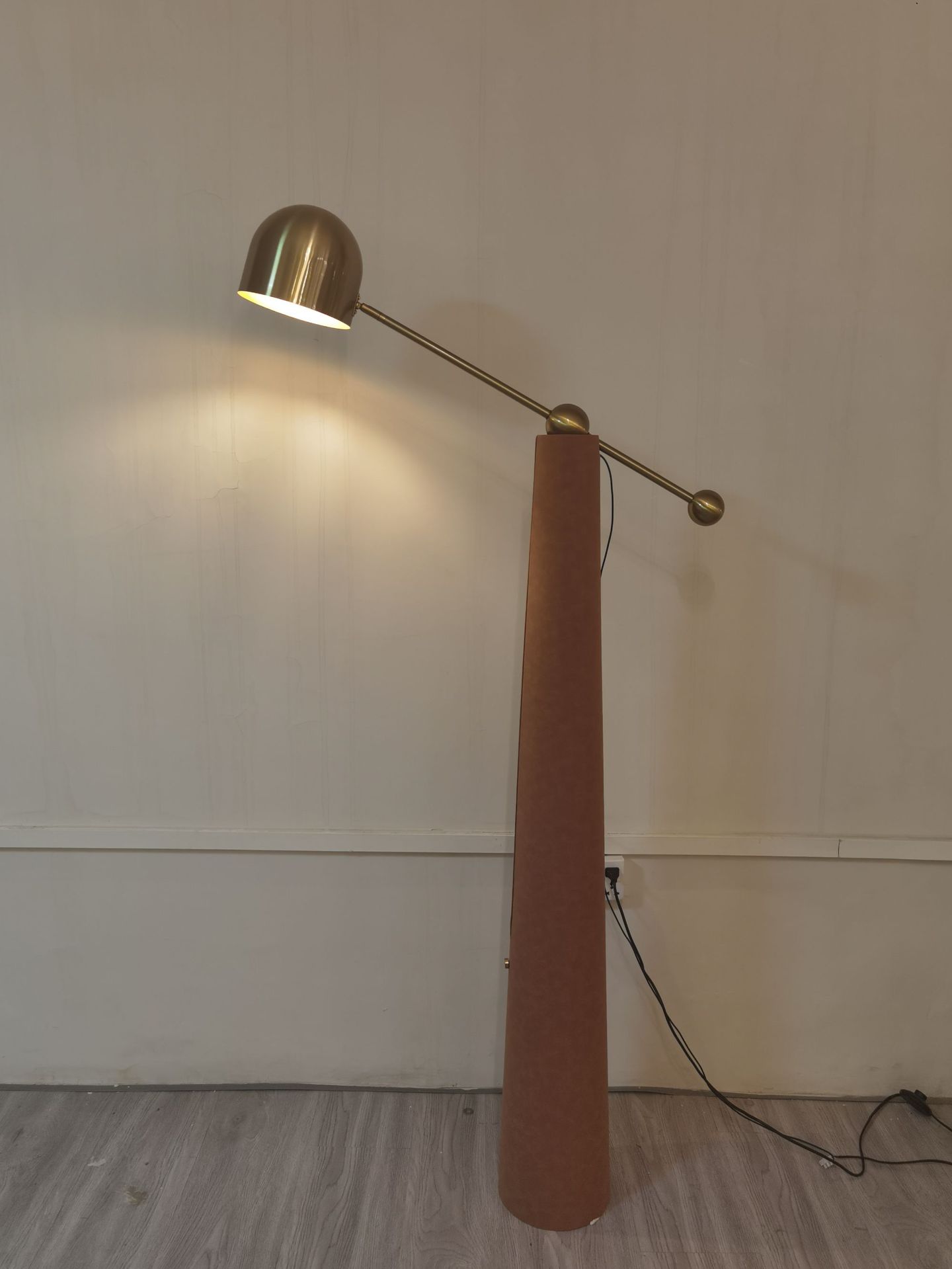 Đèn Sàn Khốp Nối Metronome, Đèn Sàn Bắc Âu Hiện Đại Decor Phòng Khách/ Phòng Triển Lãm - Ảnh 6