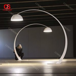 Đèn sàn cần câu thép không gỉ có kích thước lớn và kiểu dáng mới lạ