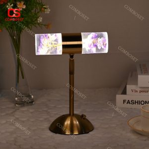 Đèn bàn hoa vĩnh cửu xoay 180 độ là một món quà ý nghĩa dành tặng người thân yêu