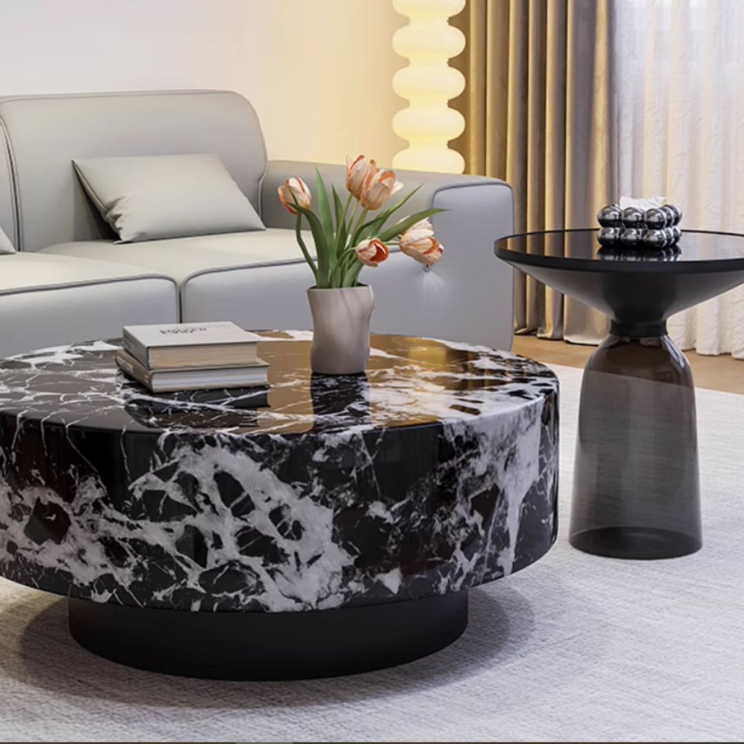 Bộ 2 bàn cà phê kiểu Ý có 2 bàn với hai kiểu dáng khác nhau