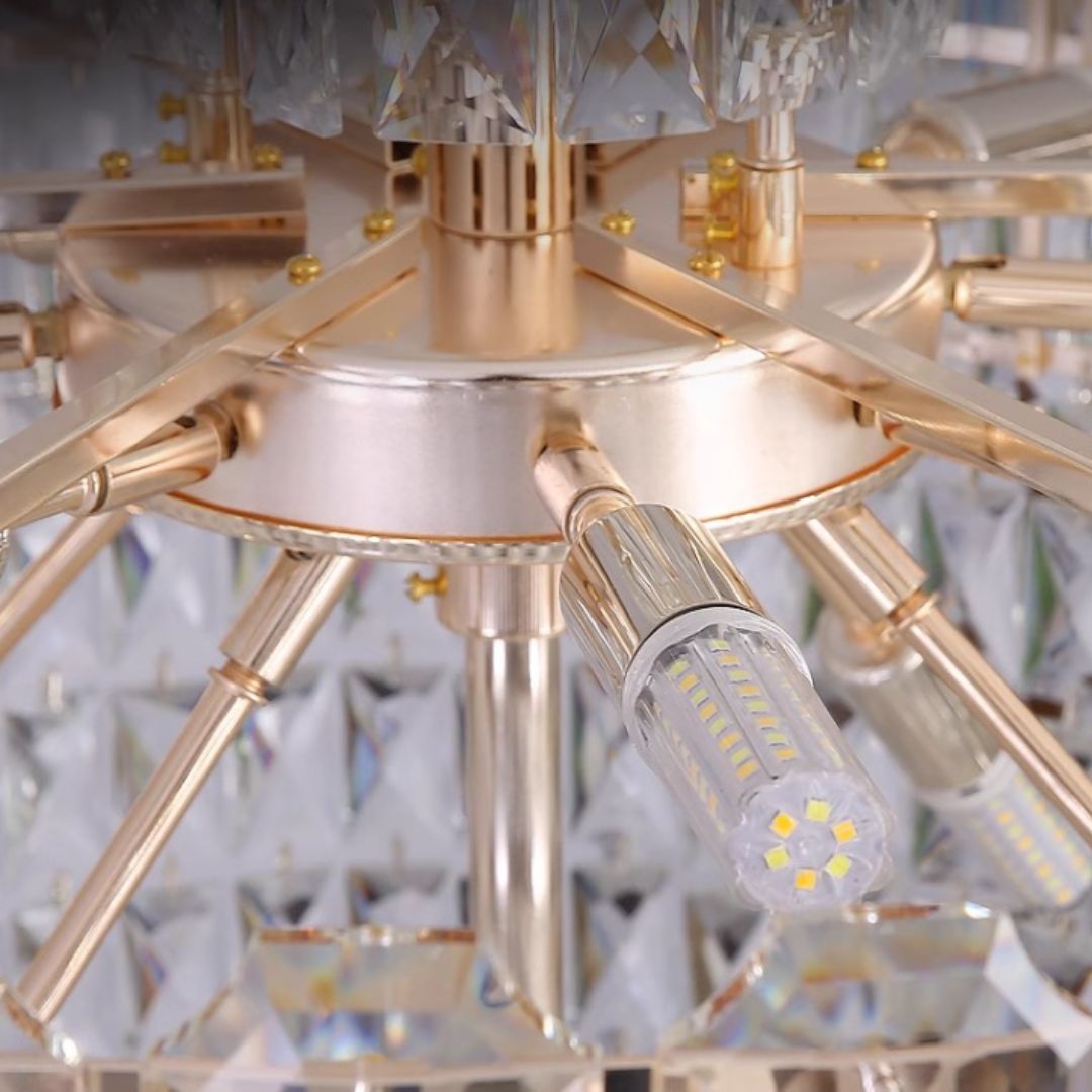 Đèn thả thông tầng pha lê K9 với chất liệu cao cấp mang đến ánh sáng sang trọng