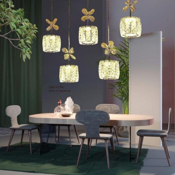 Đèn Chùm Thép Pha Lê Bông Hoa Lấp Lánh Decor Không Gian Bếp Sang Trọng