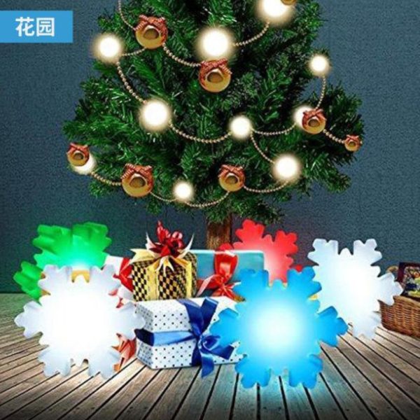 Đèn LED Dạ Quang Bông Tuyết Phát Sáng RGB 16 Màu Rực Rỡ Trang Hoàng Không Khí Noel Sân Vườn