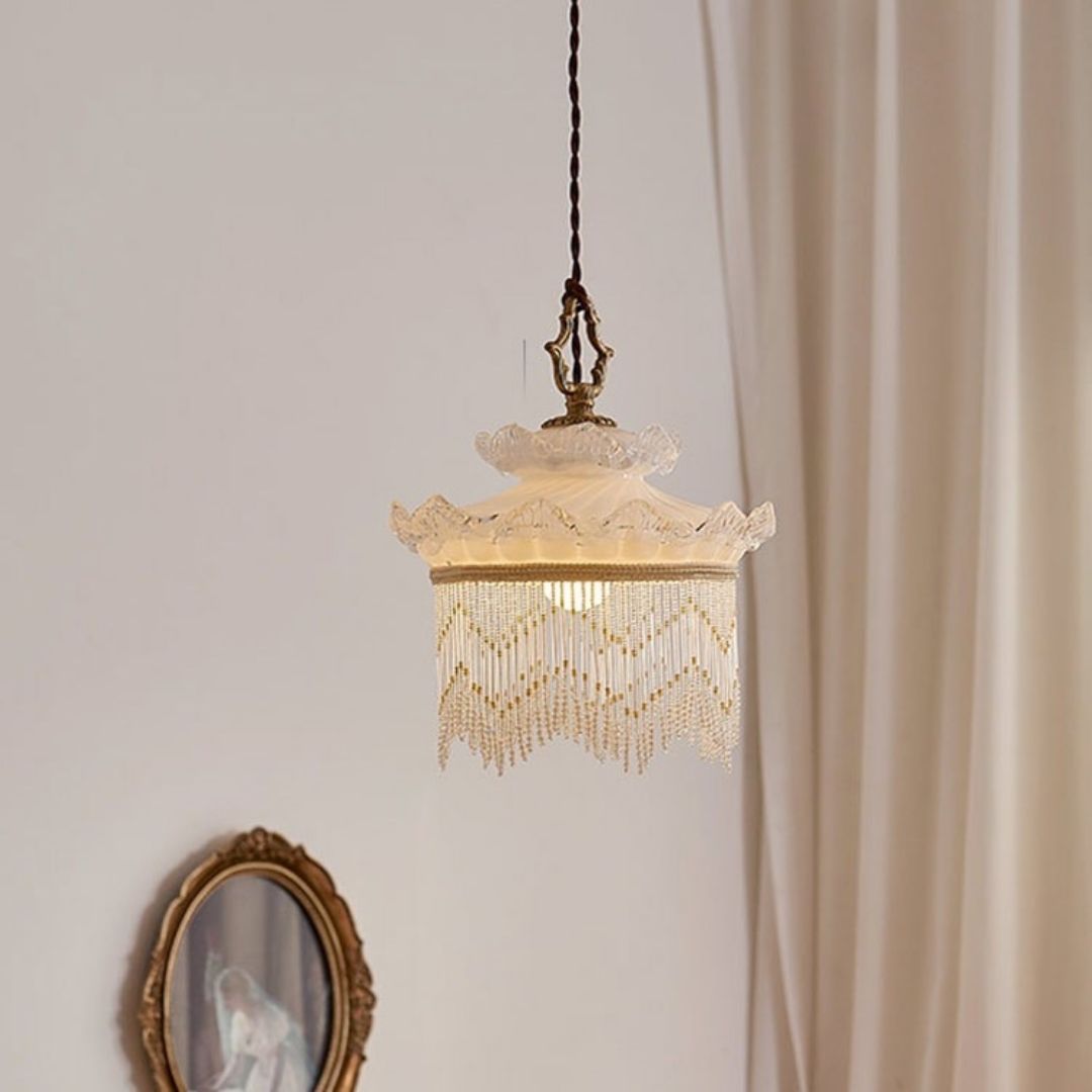 Đèn thả trần Boho màu trắng sử dụng ánh sáng vàng ấm