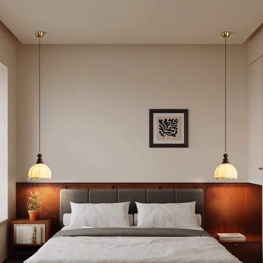 Đèn thả trần chao vải kiểu Pháp decor không gian phòng ngủ