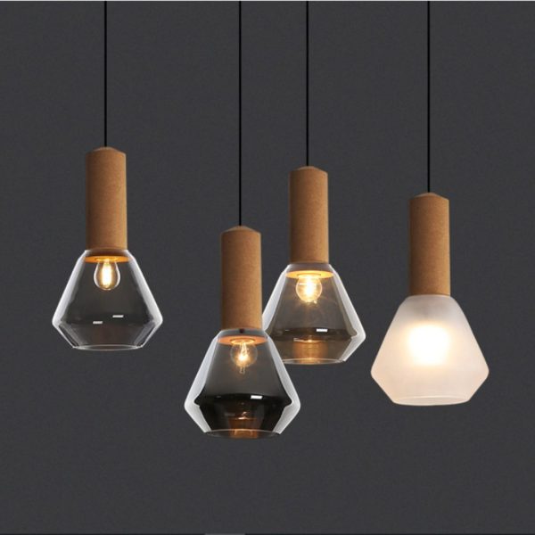 Đèn thả thủy tinh đuôi đồng với 2 màu sắc: thủy tinh trong suốt và thủy tinh màu trắng sữa