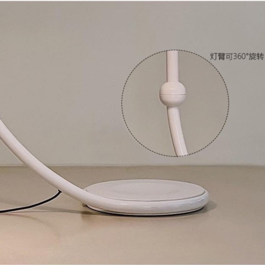 Đèn sàn thân xoay 360 độ cho phép thân đèn xoay chụp đèn 360 độ và điều chỉnh nhiều vị trí