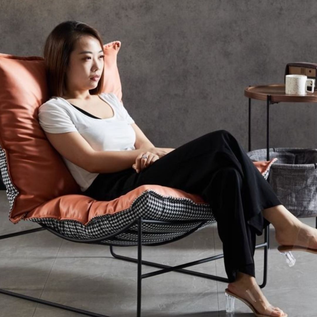 Ghế thư giãn đệm da khung sắt hiện đại là nơi thư giãn thoải mái sau 1 ngày làm việc