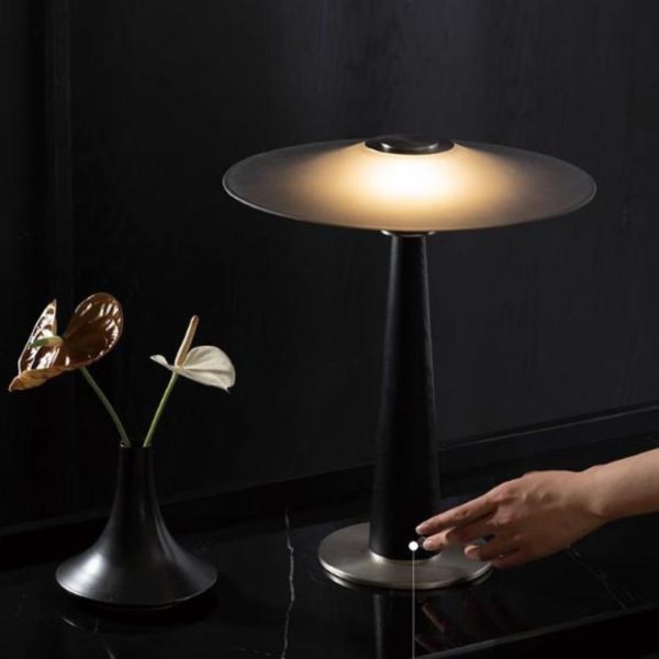 Đèn Bàn Gỗ Gam Màu Đen Huyền Bí Thiết Kế Tối Giản 3 Chế Độ Sáng Công Tắc Cảm Ứng