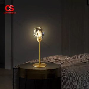 Đèn Bàn Sắt Mạ Vàng Pha Lê Hiện Đại Sang Trọng 3 Chế Độ Sáng Trang Trí Khách Sạn, Phòng Khách