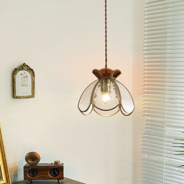 Đèn Chùm Thuỷ Tinh Vương Miện Hoạ Tiết Trái Tim Viền Đồng Decor Không Gian Phòng Khách