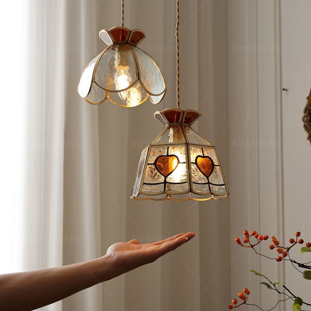 Đèn Chùm Thuỷ Tinh Vương Miện Hoạ Tiết Trái Tim Viền Đồng Decor Không Gian Phòng Khách