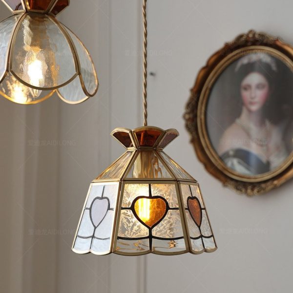 Đèn Chùm Thuỷ Tinh Vương Miện Hoạ Tiết Trái Tim Viền Đồng Decor Không Gian Phòng Khách