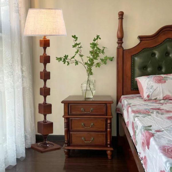 Đèn Sàn Gỗ Cổ Điển Khối Lập Phương Pháp Thời Trung Cổ Decor Sofa Phòng Khách