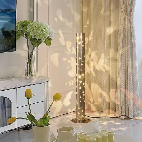 Đèn Sàn Thép Điêu Khắc Bướm Nhỏ Xinh Phản Quang Ánh Sáng Huyền Ảo Decor Phòng Khách