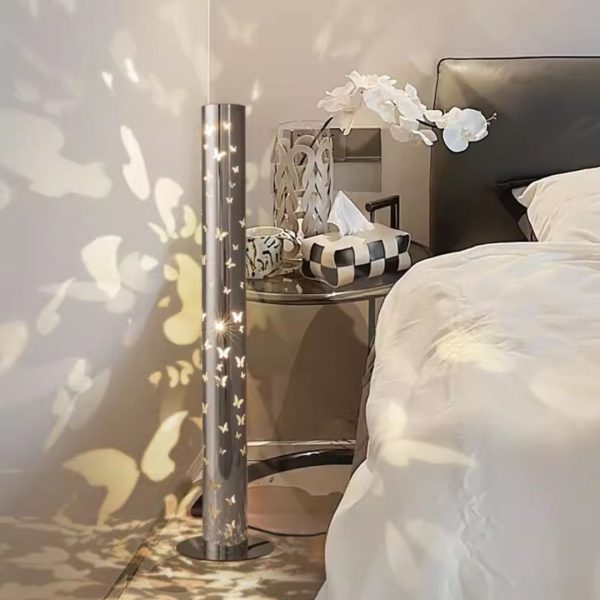 Đèn Sàn Thép Điêu Khắc Bướm Nhỏ Xinh Phản Quang Ánh Sáng Huyền Ảo Decor Phòng Khách