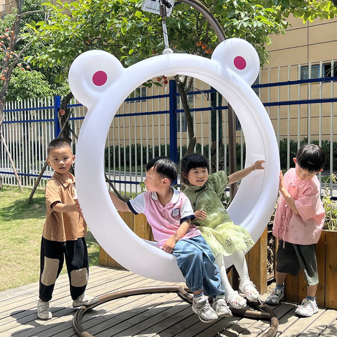 Xích Đu Đèn LED Thỏ Gấu Hoạt Hình Dễ Thương Chuyển Màu Đa Dạng Chống Thấm Tốt Sân Vườn