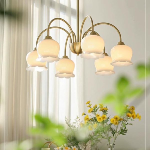 Đèn Chùm Đồng 8 Bông Hoa Huệ Màu Trắng Kem Thanh Lịch Decor Không Gian Phòng Khách