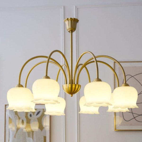 Đèn Chùm Đồng 8 Bông Hoa Huệ Màu Trắng Kem Thanh Lịch Decor Không Gian Phòng Khách