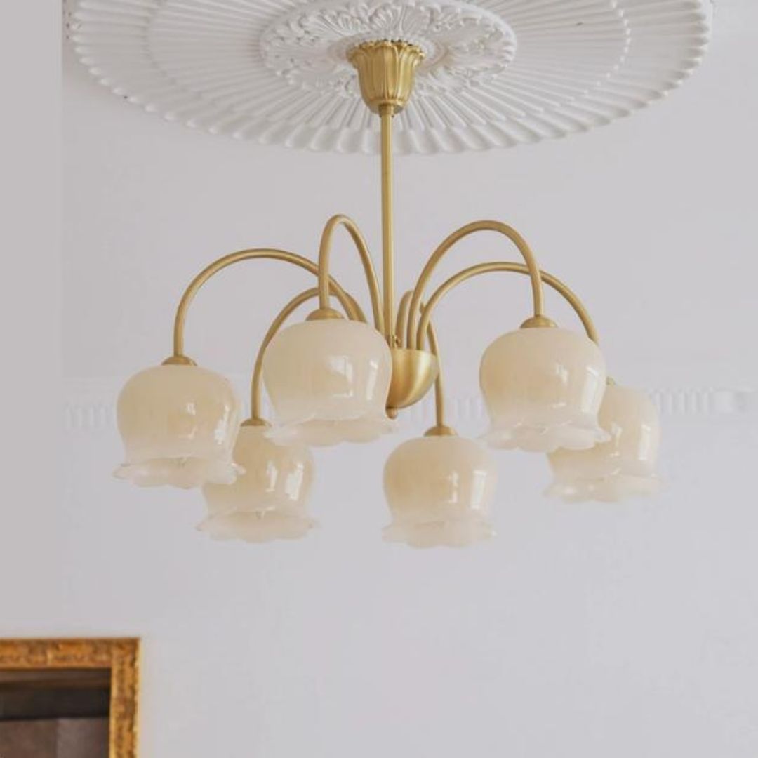 Đèn Chùm Đồng 8 Bông Hoa Huệ Màu Trắng Kem Thanh Lịch Decor Không Gian Phòng Khách
