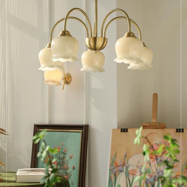 Đèn Chùm Đồng 8 Bông Hoa Huệ Màu Trắng Kem Thanh Lịch Decor Không Gian Phòng Khách