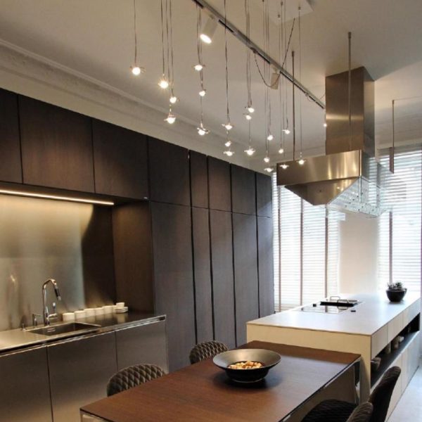 Đèn Chùm Sắt Nhỏ Giọt Thuỷ Tinh Lấp Lánh Thiết Kế Ý Decor Nhà Hàng Không Gian Lãng Mạn