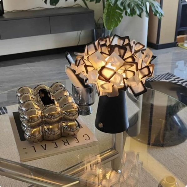 Đèn Bàn Cánh Hoa Màu Đen Thiết Kế Ý Cá Tính Trang Trí Phòng Ngủ, Bàn Làm Việc Với 3 Chế Độ Sáng