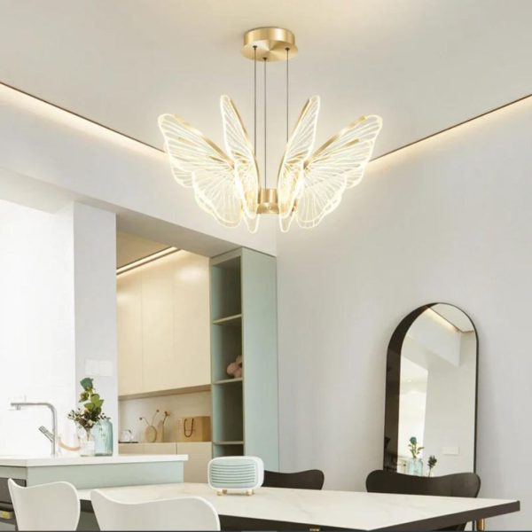 Đèn Chùm 6 Cánh Bướm Xinh Xắn Acrylic Trong Suốt Điệu Đà Trang Trí Bàn Ăn Nghệ Thuật