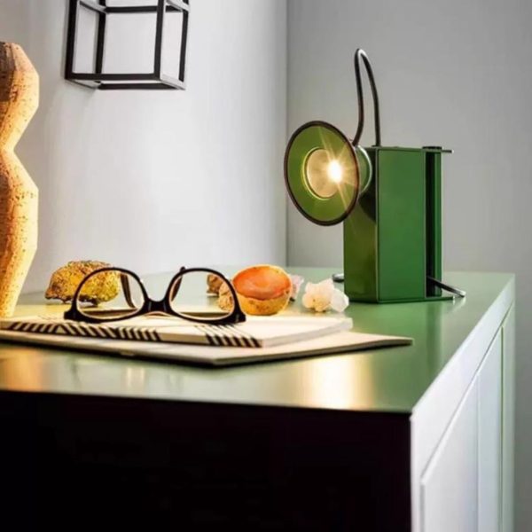 Đèn Tường Sắt Từ Tính Nhiều Màu Sắc Sinh Động Xoay 360 Độ Phong Cách Bauhaus Trang Trí Phòng Khách
