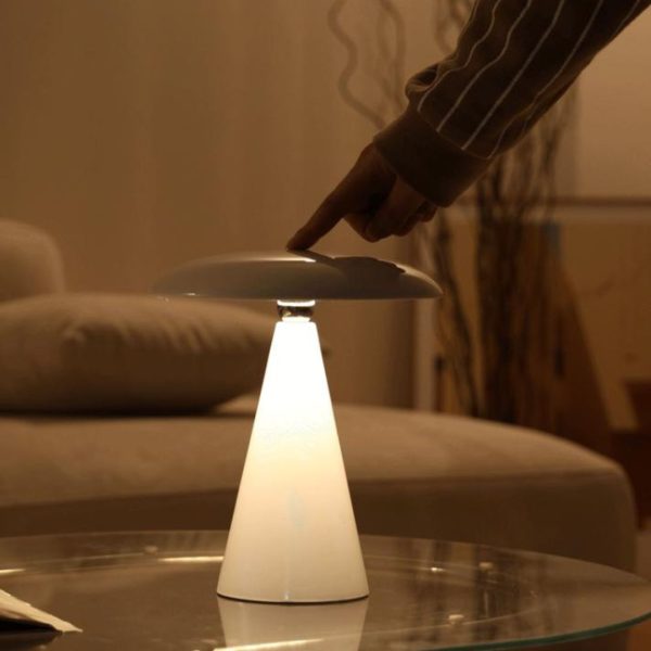 Đèn Bàn Nấm Nam Châm Xoay 360 Độ Đa Dạng Màu Sắc, Tích Hợp Cổng Sạc Type Nhỏ Gọn Tiện Lợi