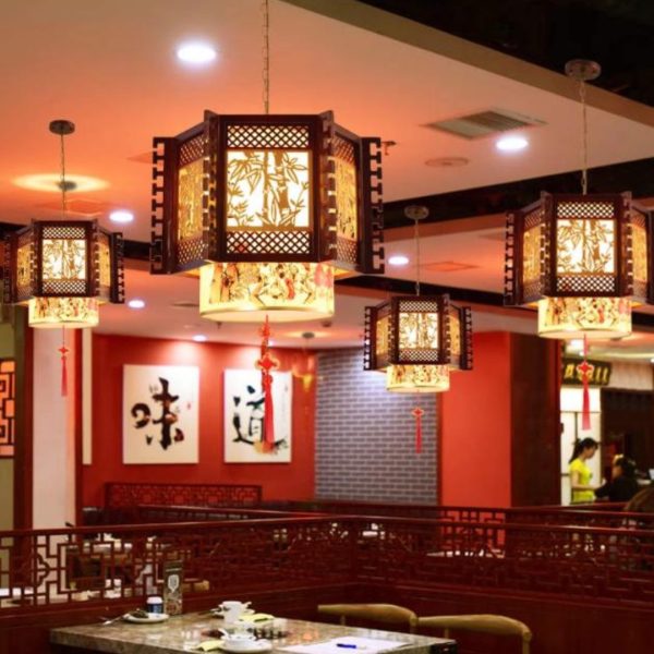 Đèn Lồng PVC Khung Gỗ Trung Quốc Mang Nét Đẹp Văn Hoá Á Đông Decor Nhà Hàng Khách Sạn Cổ Điển