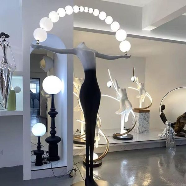Đèn Sàn Cô Gái Diễn Ảo Thuật Điêu Khắc Nghệ Thuật Phong Cách Hiện Đại Decor Cửa Hàng Thời Trang, Nhà Hàng Đương Đại