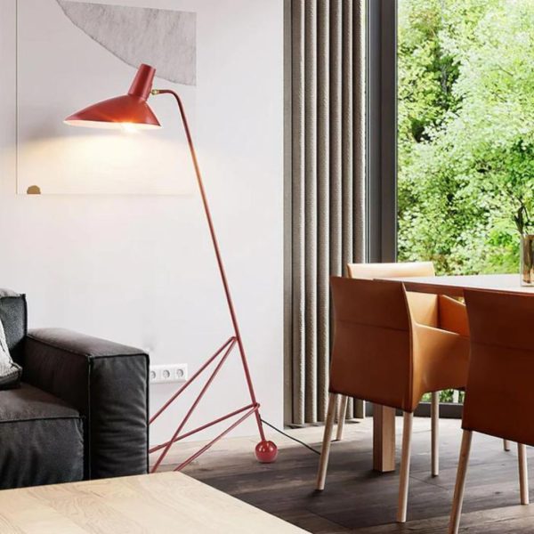 Đèn Sàn Mỏ Vịt Bằng Sắt Phong Cách Bauhaus Thiết Kế Đan Mạch Với 3 Chân Đứng Sáng Tạo