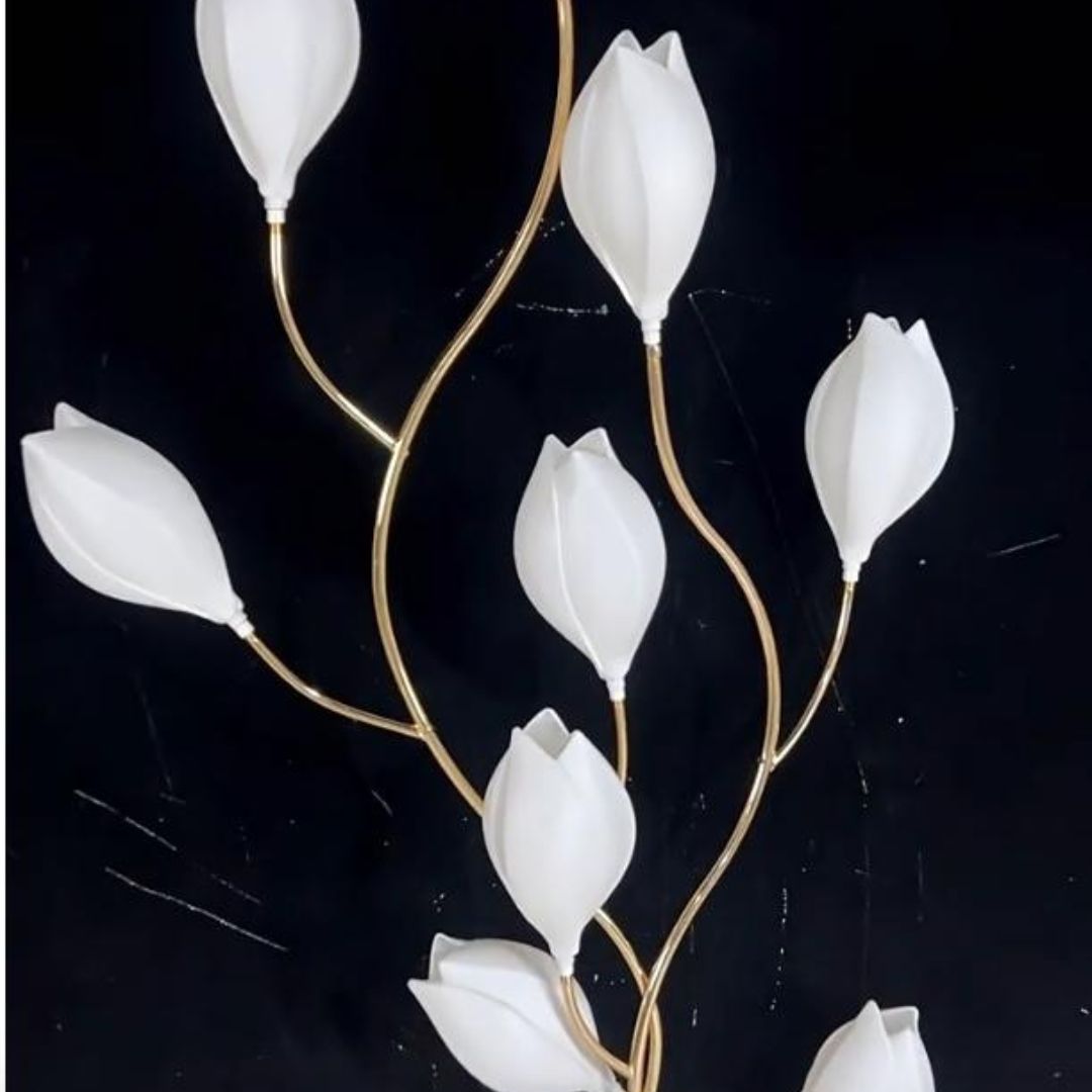 Đèn Sàn Sắt Hoa Mộc Lan Trắng Uốn Lượn Nhẹ Nhàng Decor Đám Cưới Lãng Mạn