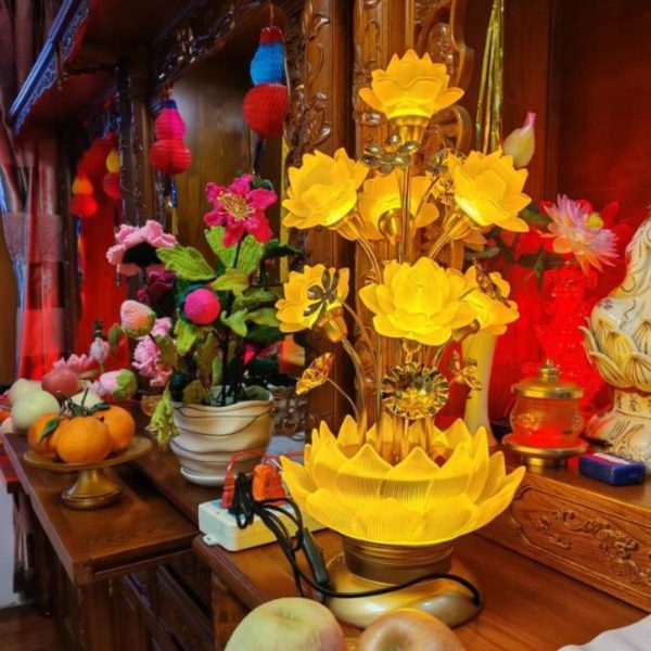 Đèn Thờ Hoa Sen Gia Đình Thắp Sáng Bàn Cúng Gia Tiên, Đèn Thờ Phật, Đền Chùa, Lễ Hội Vu Lan