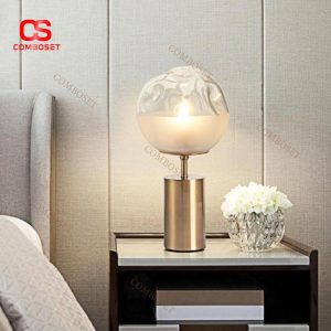 Đèn Bàn Chụp Cầu Thuỷ Tinh Trong Suốt Vẻ Đẹp Thanh Lịch Tinh Xảo Cho Phòng Ngủ Lãng Mạn