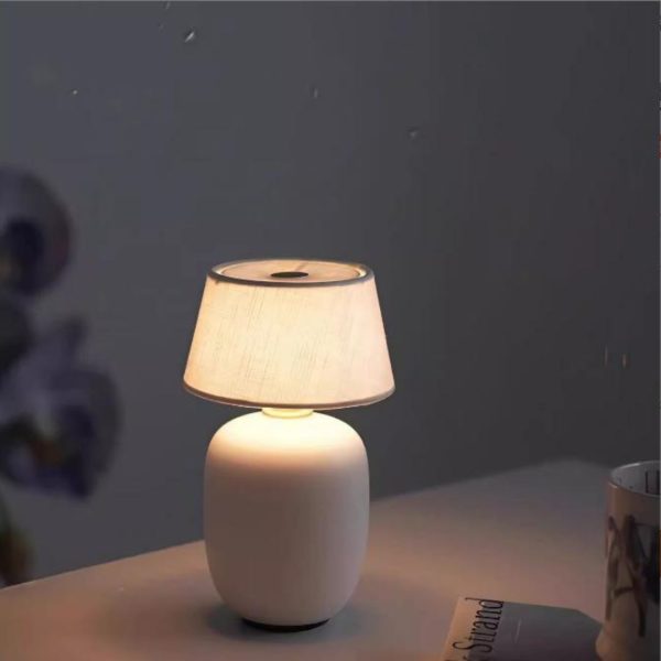 Đèn Bàn Gốm Nhỏ Gọn Chao Vải Vintage Làm Quà Tặng, Chiếu Sáng Ngủ, Decor Bàn Làm Việc