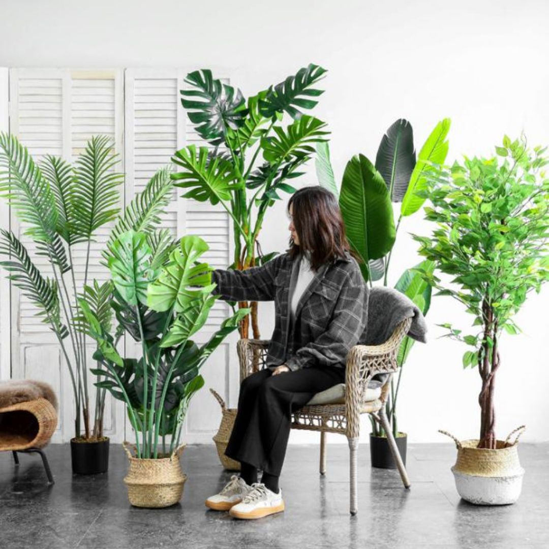 Cây Giả Decor – ‘Vũ Khí’ Trang Trí Sống Ảo Đỉnh Cao Cho Quán Cafe