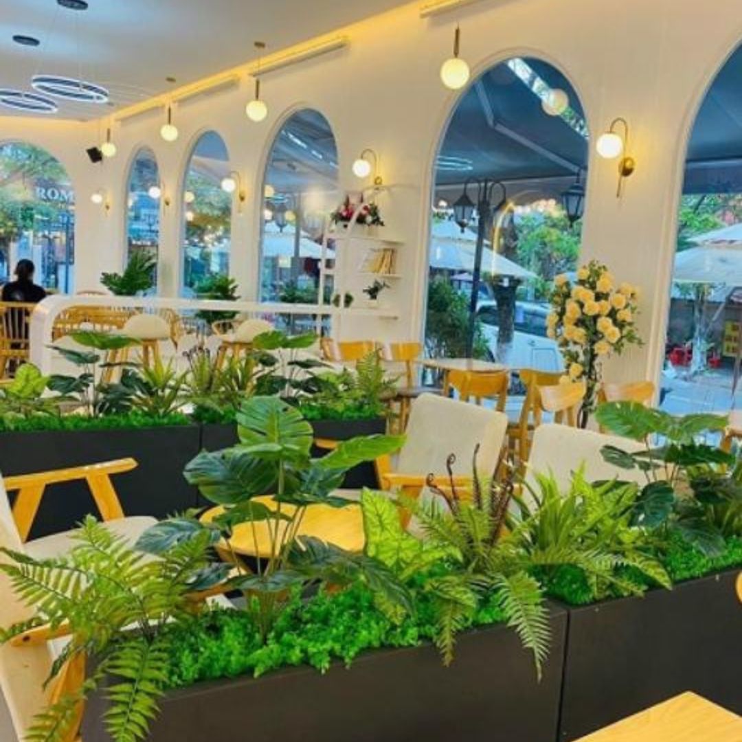 Cây Giả Decor – ‘Vũ Khí’ Trang Trí Sống Ảo Đỉnh Cao Cho Quán Cafe