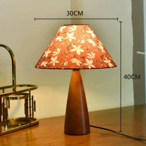 Đèn Bàn Gỗ Chụp Vải Đỏ In Hoạ Tiết Hoa Văn Cổ Điển Phong Cách Trung Hoa Cho Phòng Tân Hôn, Phòng Khách
