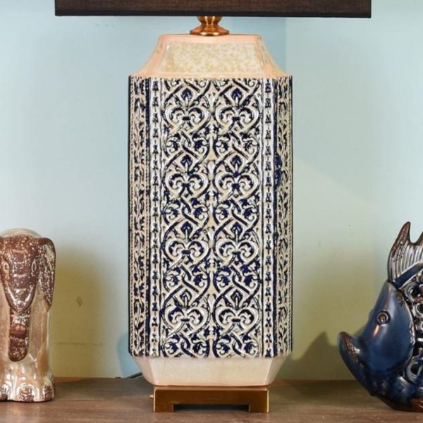 Đèn Bàn Gốm Hoa Văn Xanh Đậm Cổ Điển Đế Đồng Vàng, Chụp Vải Vuông Đen Decor Phòng Ngủ, Khách Sạn