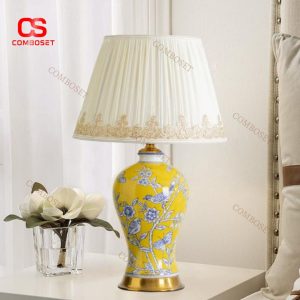 Đèn Bàn Gốm Sứ Vàng Họa Tiết Chim Hoa Tặng Phẩm Ý Nghĩa Cho Mọi Không Gian Phong Cách Sang Trọng, Lịch Thiệp