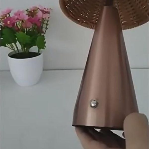 Đèn Bàn Nấm Mây Tre Đan Thủ Công, Tích Hợp Cổng Sạc Type C, Công Tắc Cảm Ứng 3 Chế Độ Sáng