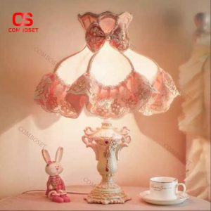 Đèn Bàn Vải Ren Nơ Hồng Công Chúa Decor Phòng Ngủ, Phòng Khách Châu Âu Cổ Tích