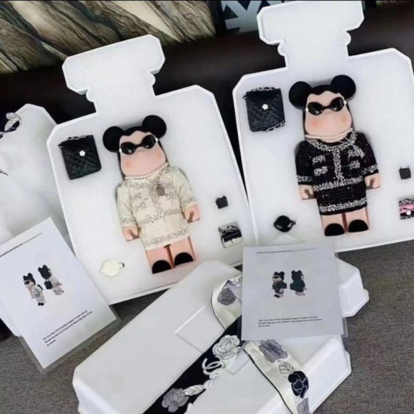 Tượng Gấu BearBrick Thời Trang Sang Chảnh, Làm Quà Tặng Sinh Nhật, Decor Kệ Tủ Thời Thượng