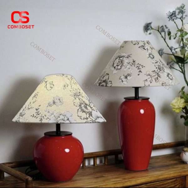 Đèn Bàn Gốm Đỏ, Chụp Vải Hoạ Tiết Hoa Cổ Điển Decor Khách Sạn, Phòng Ngủ Lãng Mạn