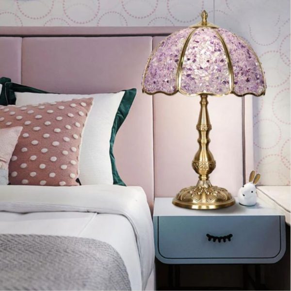 Đèn Bàn Pha Lê Khảm Vỏ Sò Lấp Lánh, Thân Đồng Vàng Sang Trọng, Quý Phái Decor Phòng Ngủ